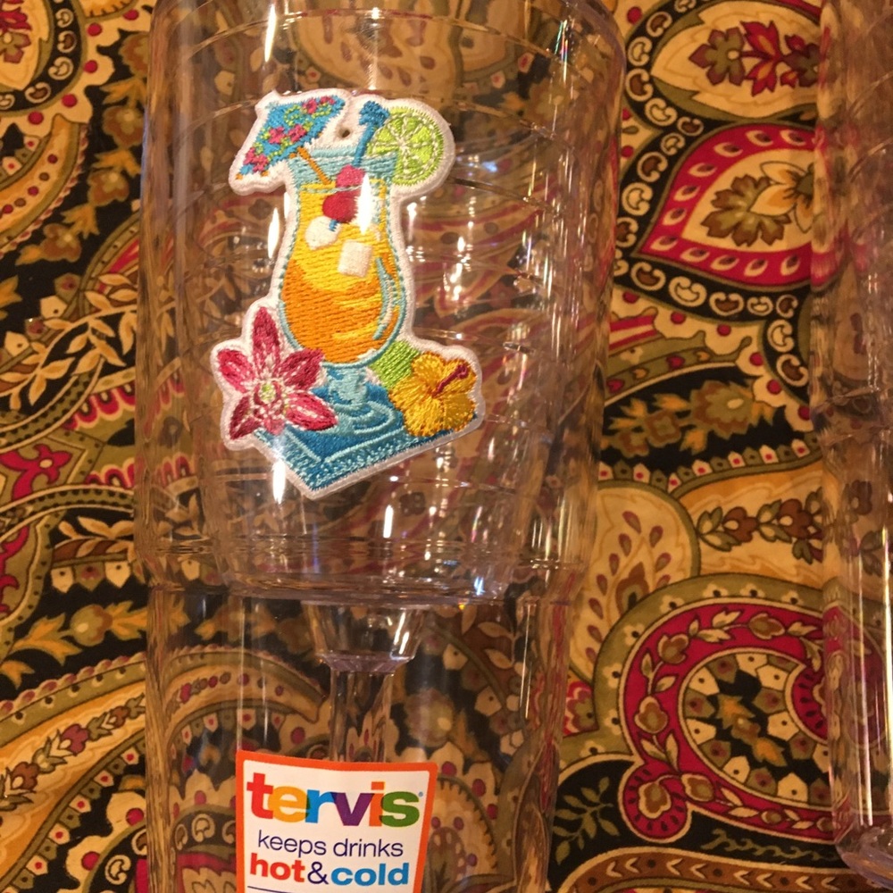 Tervis Wine Cups With Wine Bottle Bag / Cork - Picture 3 of 7